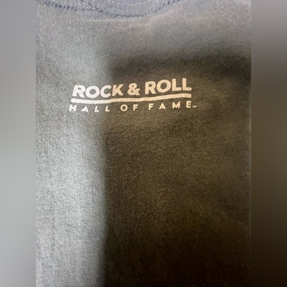 ROCK & ROLL HALL OF FAME GRAPHIC T-SHIRT
OLIVE GREEN W/ CREAM WRITING SIZE SMALL - Picture 2 of 9